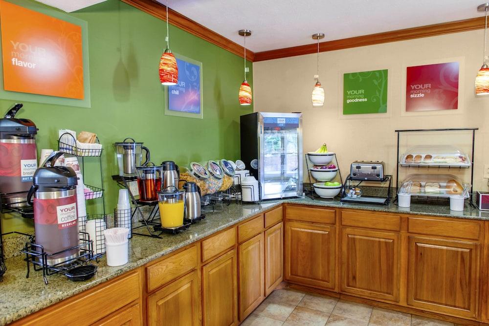 Quality Inn I-74 Batesville Bagian luar foto
