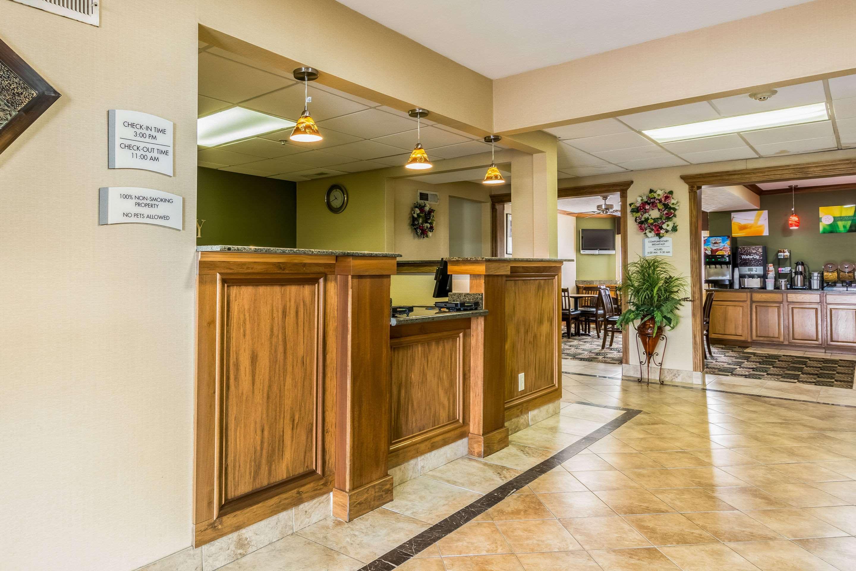 Quality Inn I-74 Batesville Bagian luar foto