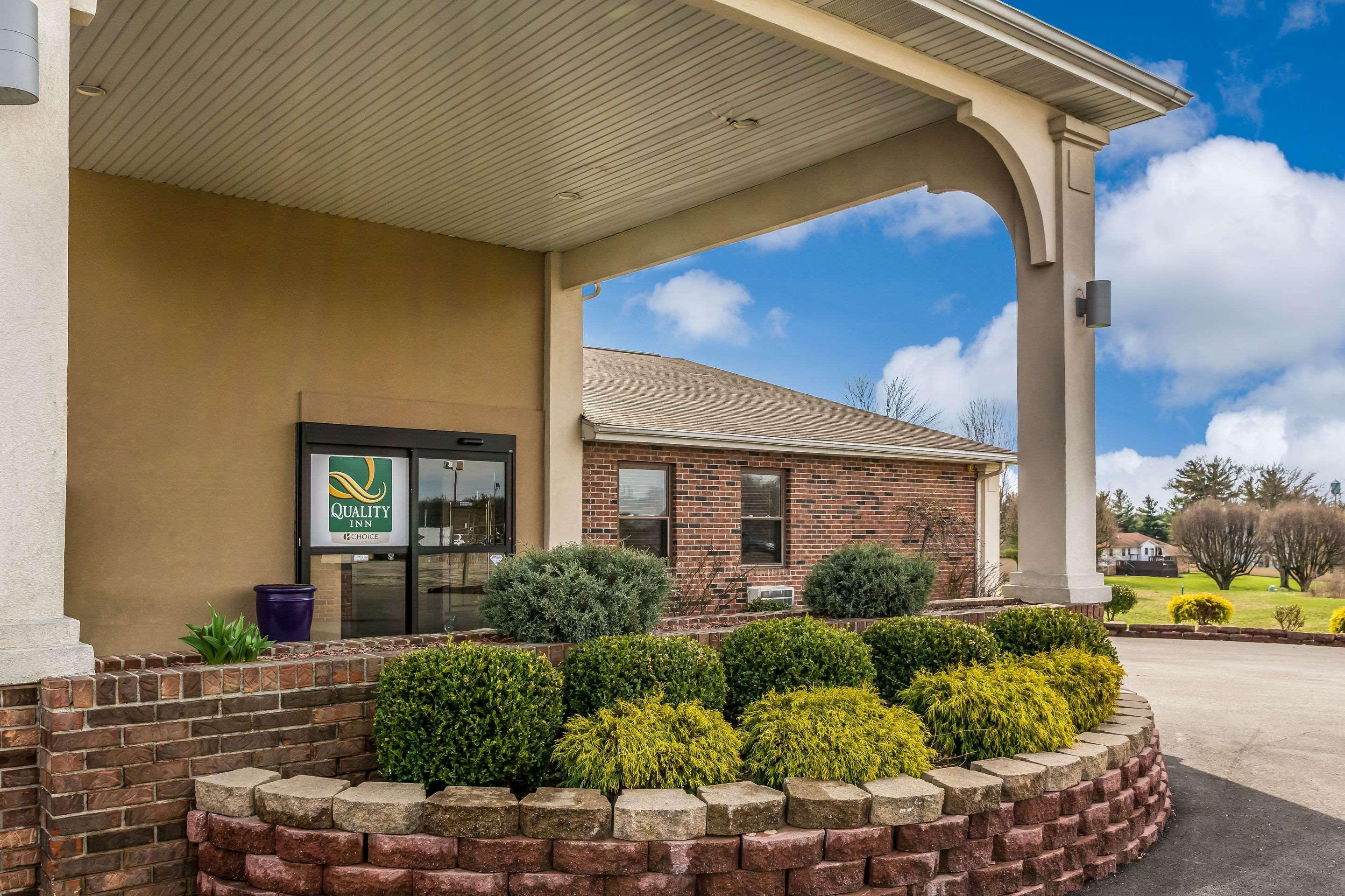 Quality Inn I-74 Batesville Bagian luar foto