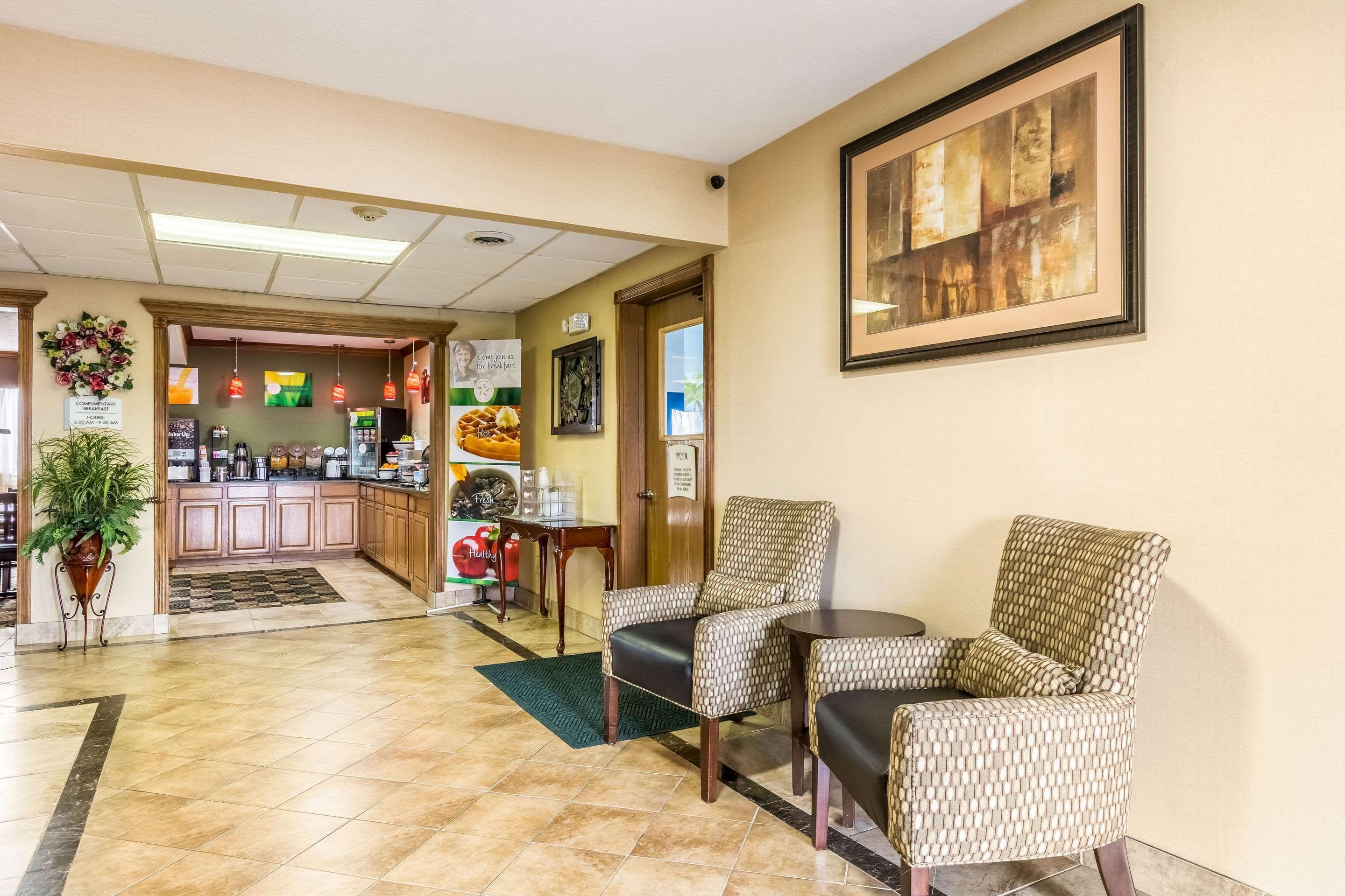 Quality Inn I-74 Batesville Bagian luar foto