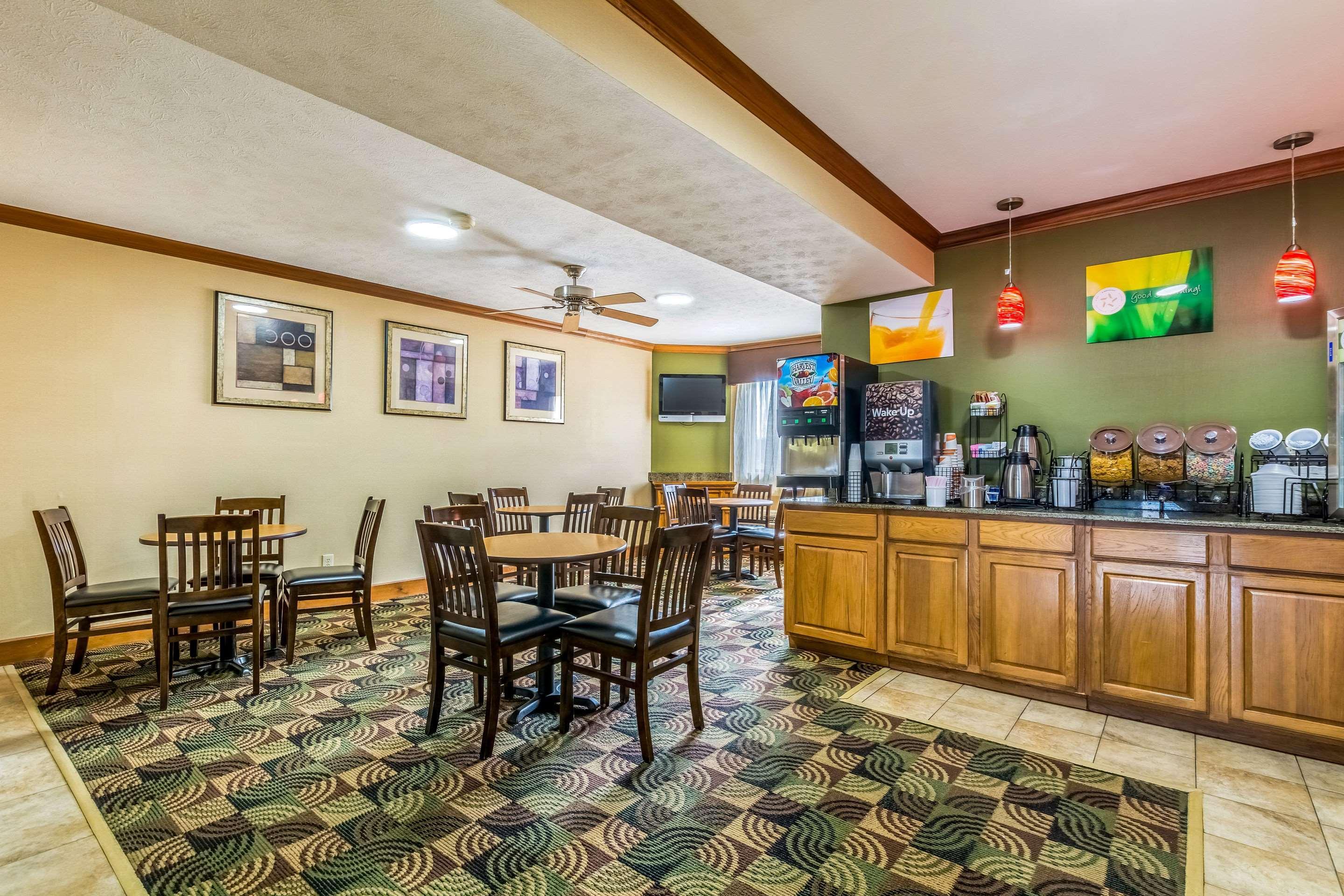 Quality Inn I-74 Batesville Bagian luar foto