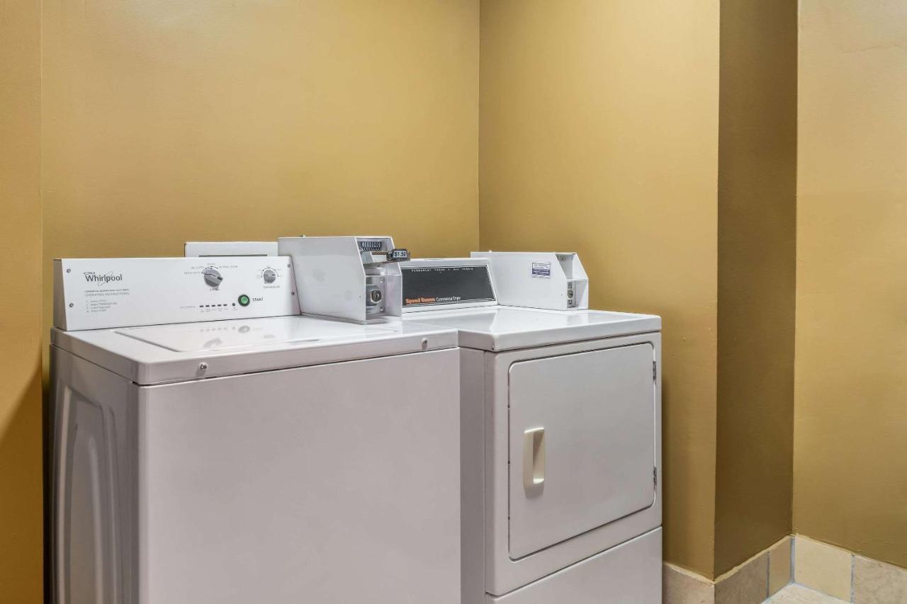 Quality Inn I-74 Batesville Bagian luar foto