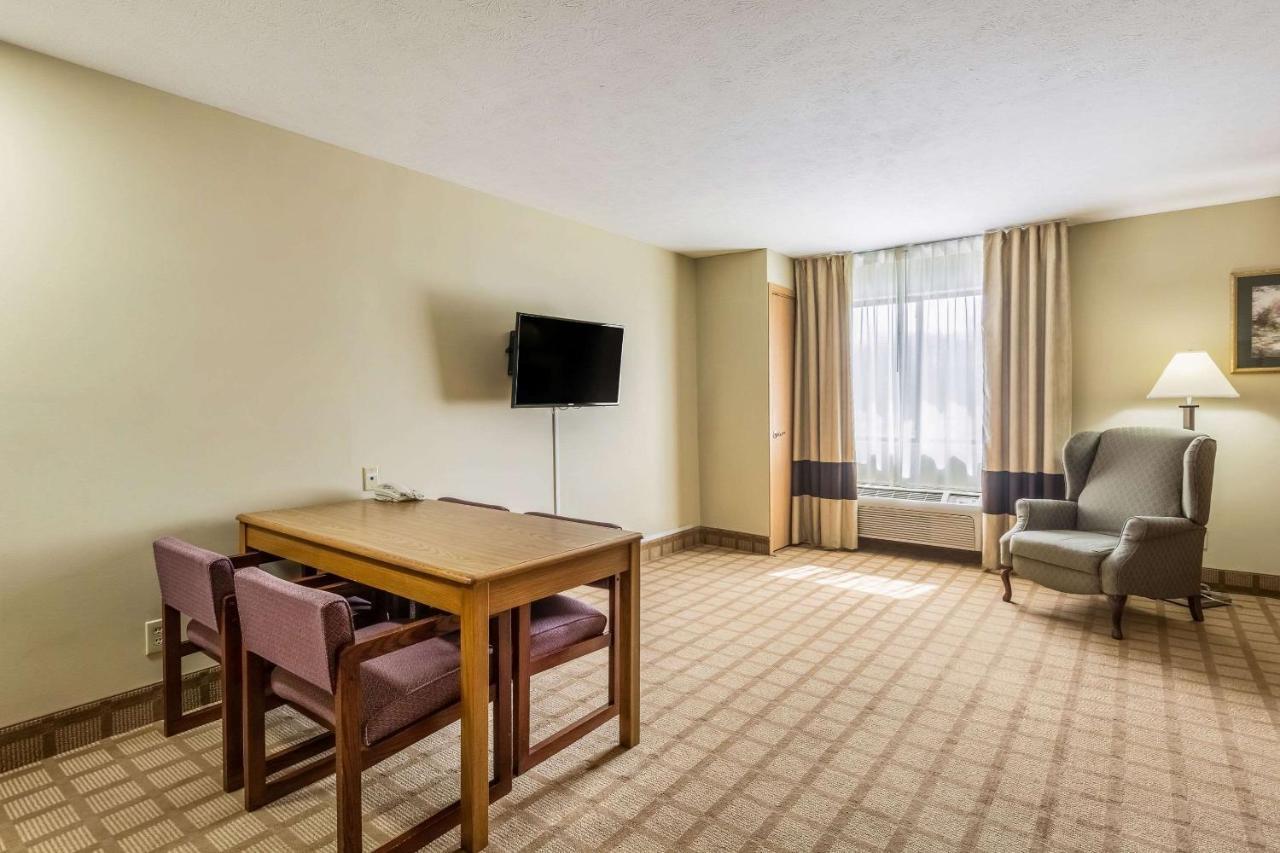 Quality Inn I-74 Batesville Bagian luar foto