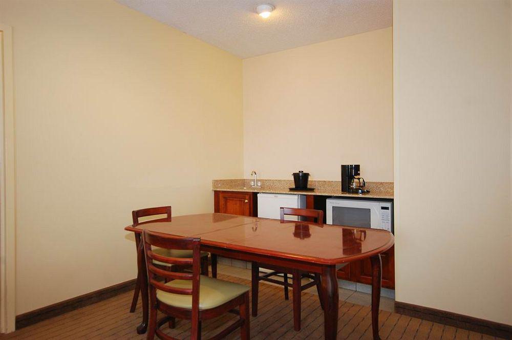 Quality Inn I-74 Batesville Bagian luar foto